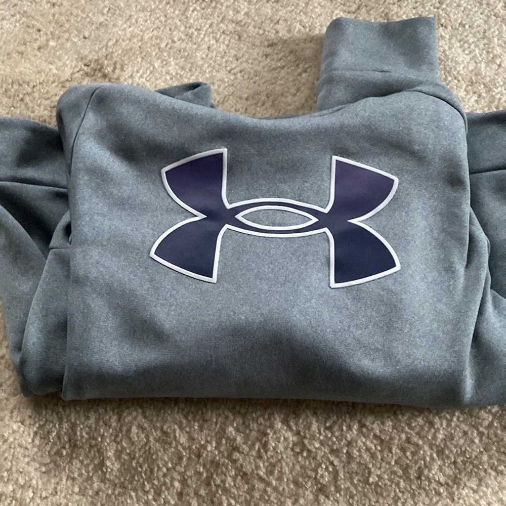Underarmor sweatshirt